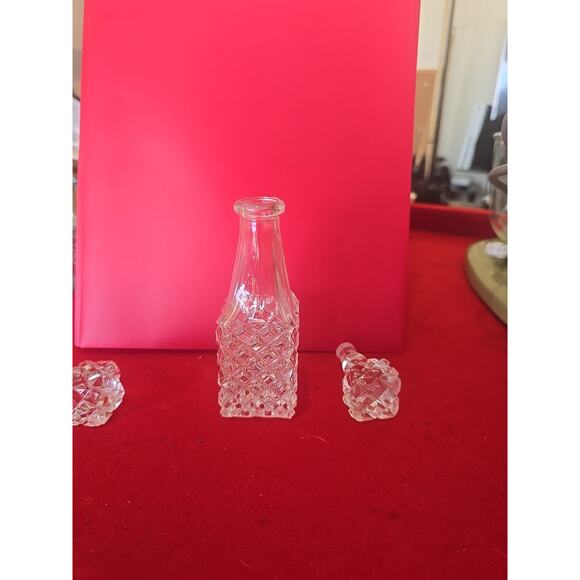 Vintage Anchor Hocking Wexford Pattern Crystal Glass Decanter w/ Stopper, 32 oz - Picture 4 of 5